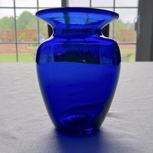 CRISTAL BLUE VASE